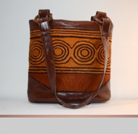 BROWN LEATHER NAG WITH MEHERGARH MOTIF