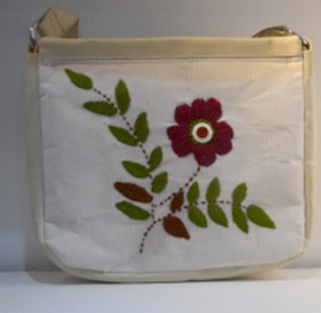 WHITE BAG/HAND EMBROIDERY